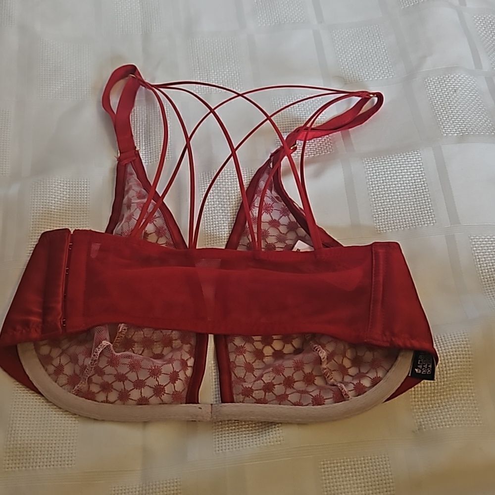Victoria's Secret Lace Underwire Bra With Matching Underwear 32DD/ Small Red - Picture 13 of 16